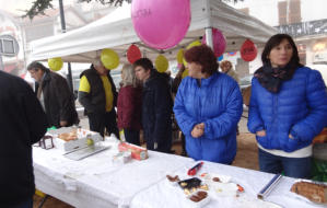 Il fait un peu frisquet sur la place du marché