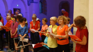 Les choristes se mettent en place 4