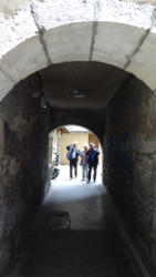 Allée couverte chambérienne, on dirait une traboule à Lyon