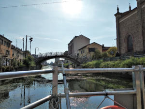 Sur le naviglio